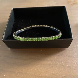 Peridot stretch bracelet with box